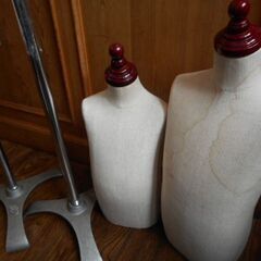 ●取引中●トルソー こどもサイズ４体&スタンド３セットの画像