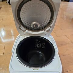 炊飯器の画像