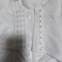 本日　丸山まで取りに来て下さる方限定！ブライダル用矯正ビスチェ&アンダースコートセットの画像