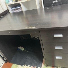 3段引出し付きデスク