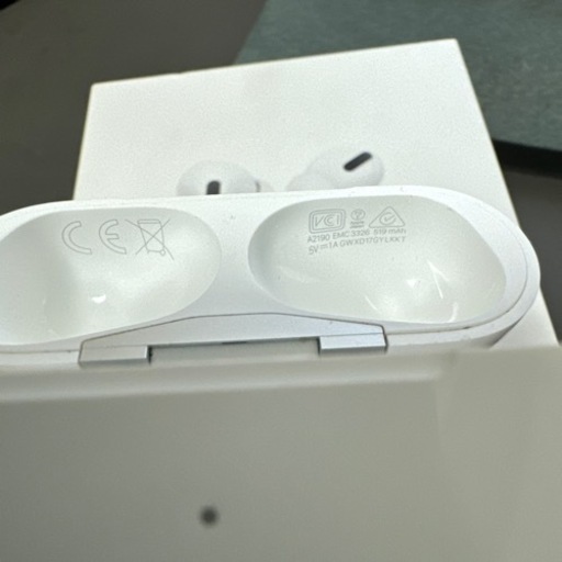 air pods pro  第一世代　左側ノイズあり