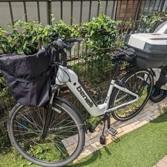  バッテリー、充電器ともに2本付属 BENELLI ベネリ MANTUS 27 CITY マンタス27シティー ホワイト 27インチ クロスバイク 電動アシスト自転車の画像