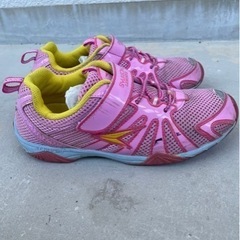 ⭐️瞬足⭐️23.0センチ⭐️
の画像