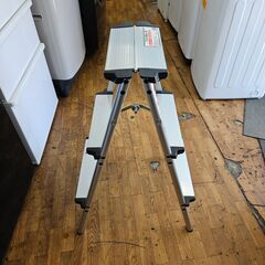 【リサイクルショップどりーむ鹿大前店】No.10355　アルミ脚立　3段　踏み台　最大使用重量80㎏の画像