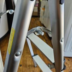 【リサイクルショップどりーむ鹿大前店】No.10355　アルミ脚立　3段　踏み台　最大使用重量80㎏の画像