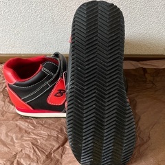 【新品未使用】BUMPERのキッズ靴の画像