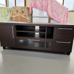キャスター付きテレビ台📺