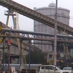 設備清掃と回収作業の画像
