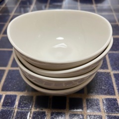 白いお皿の画像