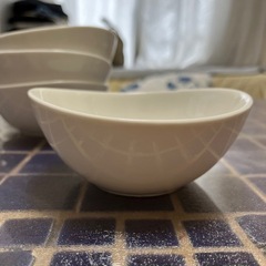 白いお皿の画像