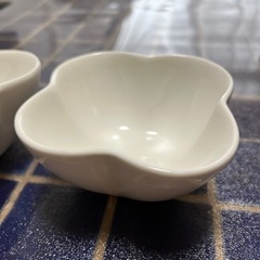白い小鉢の画像
