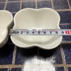 白い小鉢の画像