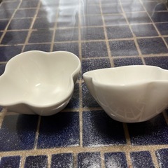 白い小鉢の画像