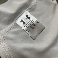 【再々値下げ！美品】アンダーアーマー　メンズＬ　半袖　UNDER ARMOUR  スポーツ白Tシャツ　の画像