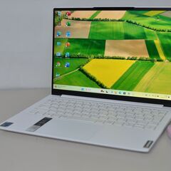 中古良品 軽量ノートパソコン Lenovo Yoga Slim ...