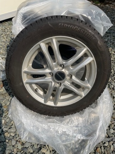 スタッドレスタイヤ　ブリザックVRX3