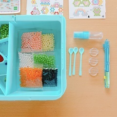 アクアビーズ　水でくっつくふしぎなビーズ　知育玩具　ホビー玩具　ハンドメイドの画像