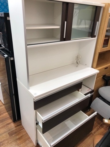 レンジボード 泉洋化工 2枚ｽﾗｲﾄﾞ扉　ｺﾝｾﾝﾄ付き　ﾌﾞﾗｳﾝ×ﾎﾜｲﾄ 縦180cm 横150cm 奥50cm