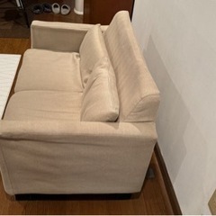 【美品です！】クッション付き2人用ソファ 即日お渡し可能です😊の画像