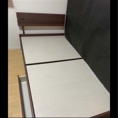 【引き渡し先決まりました】収納棚付きセミダブルベッドフレーム&マットレス の画像