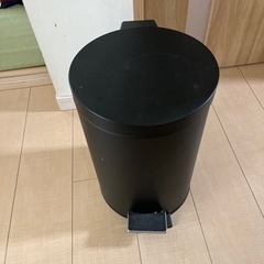 足踏みゴミ箱