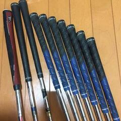ゴルフ　プロギアのアイアンセット7本含むクラブ11本とキャディーバッグのセットの画像