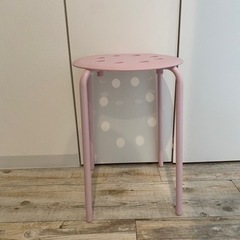IKEA ピンク　スツールの画像