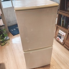 冷蔵庫　シャープ　137L 美品