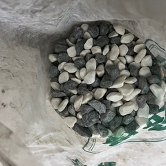 敷砂利　20キロの画像