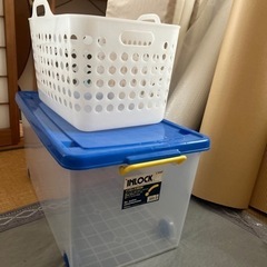 カラーボックス　樹脂製のカゴの画像