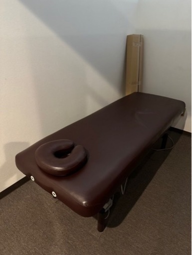 マッサージ施術用電動昇降エステベッド