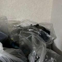 不用品の洋服4袋