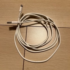 iPhoneケーブル充電器ホワイト長いです