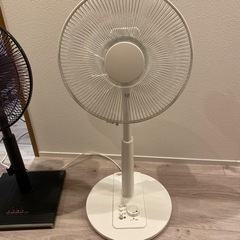 (お譲り先決定、値下げ)扇風機2台の画像
