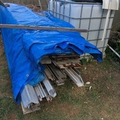 コンテナ倉庫の画像