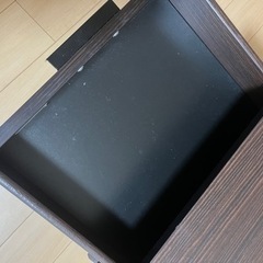 ベッドサイドテーブルの画像