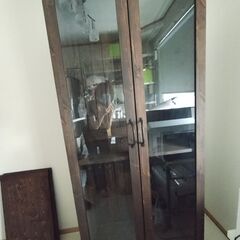 シェルフ　本棚　展示ケース　無垢材ウォールナットだった様な気がします　オーダー品
