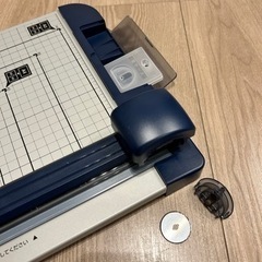 ロータリー式ペーパーカッター　A4　　の画像