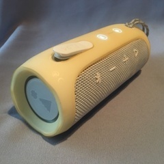 値引き！半額です。JBL スピーカー　FLIP4 Bluetooth  ポータブル　防水　オーディオの画像