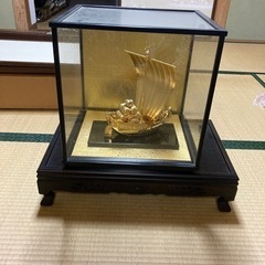 宝船　置物　台　ショーケース付きの画像