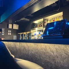 本日六本木で飲める方いらっしゃいますか！？
