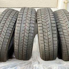 決まりました
ブリヂストン冬タイヤVRX3 155/65R14 9分山ゴムのみ 