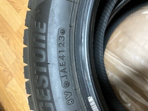 決まりました
ブリヂストン冬タイヤVRX3 155/65R14 9分山ゴムのみ 
