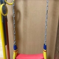 鉄棒、ブランコ、吊り輪
の画像