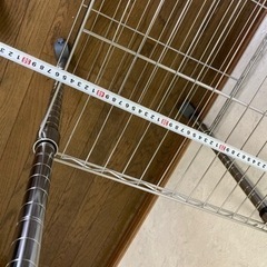 ポールハンガー付きメタルラック　キャスター付き　の画像