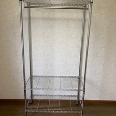 ポールハンガー付きメタルラック　キャスター付き　の画像