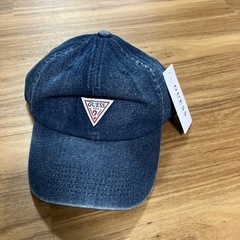 新品✨GUESSキャップ