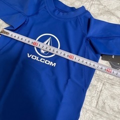 ボルコム　VOLCOMキッズ　水陸両用　Tシャツ　ラッシュガード　の画像