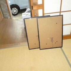 額縁２つ。無料でお譲りします。受け渡しは、7/19(金)15:00、松山市立花です。の画像
