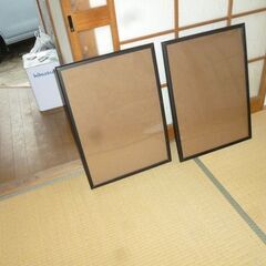 額縁２つ。無料でお譲りします。受け渡しは、7/19(金)15:00、松山市立花です。の画像